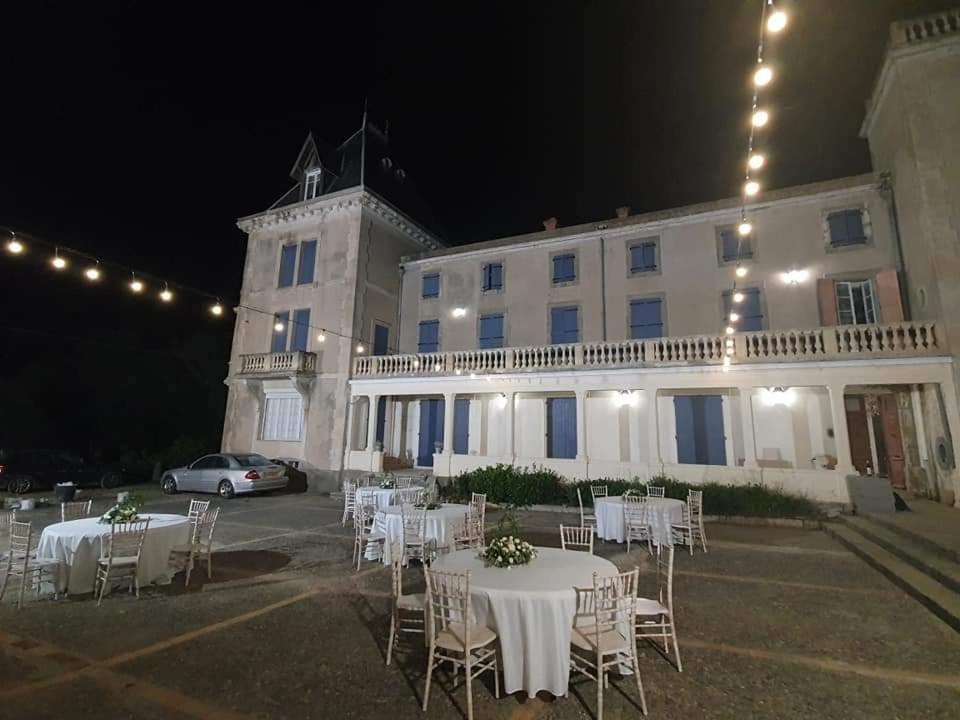 Mazet Du Chateau Joyeux De Violet Pépieux Exteriér fotografie